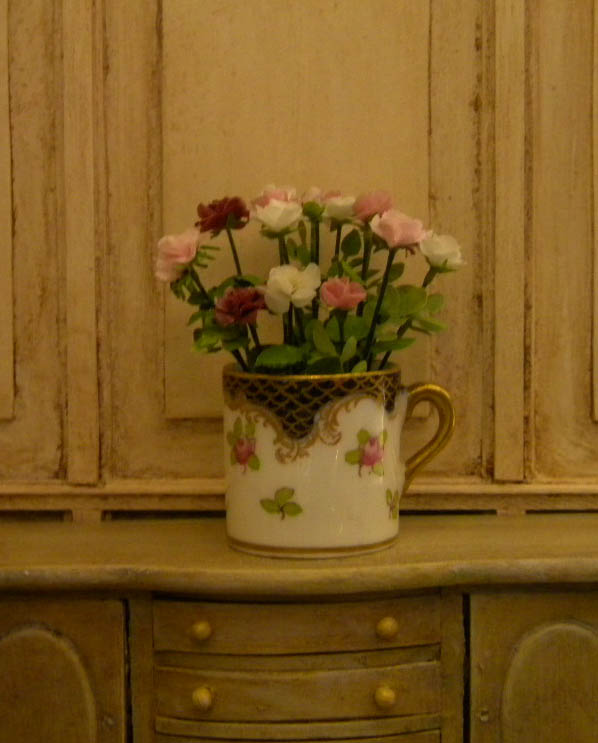 Bouquet miniature roses vase anglais1